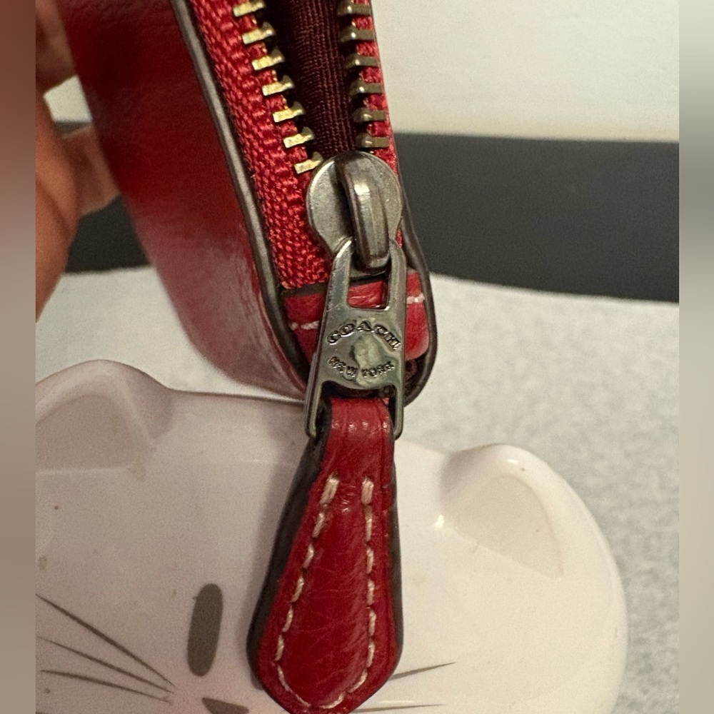 Coach Red Minnie roller derby Wristlet euc - Picture 8 of 11